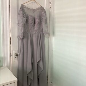 Elegant Gray Lace Formal Evening Gown